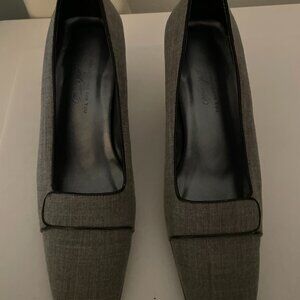 "Exclusively for Lord & Taylor Size 7M Light Gray